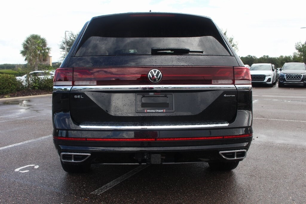 2024 Volkswagen Atlas SEL Premium R-Line photo 3