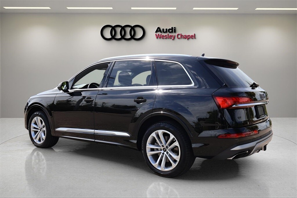 2025 Audi Q7 55 Premium Plus photo 3