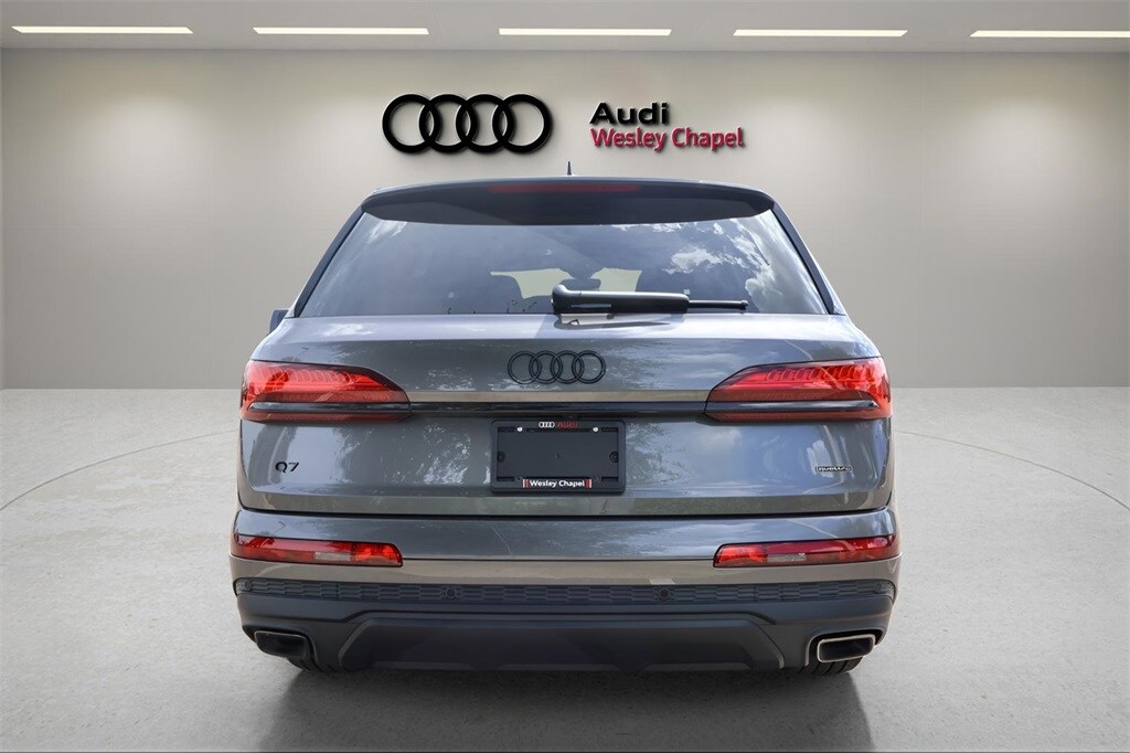 2025 Audi Q7 45 Premium Plus photo 4