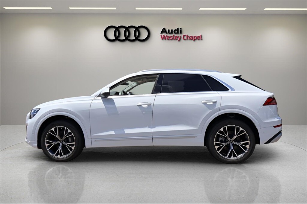 2025 Audi Q8 55 Premium Plus photo 2