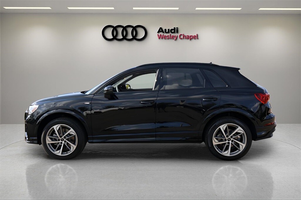 2025 Audi Q3 S line Premium photo 2
