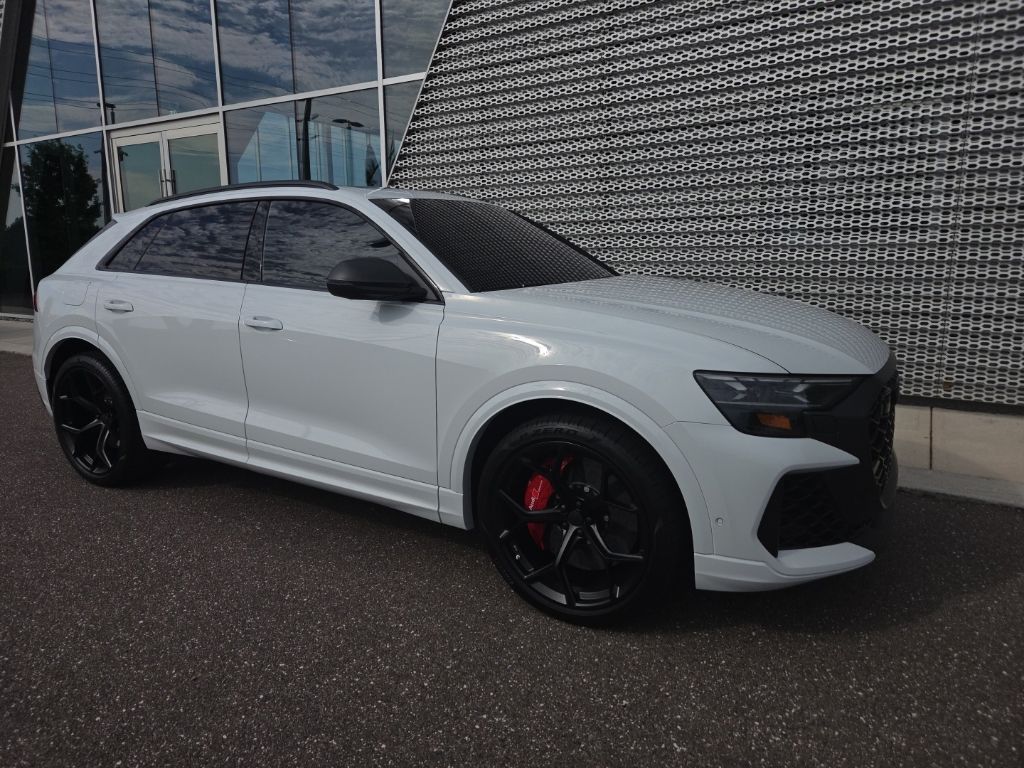 2026 Audi RS Q8 -'s photo