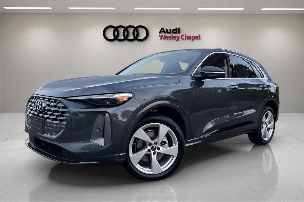 2025 Audi Q5 40 Premium Plus's photo