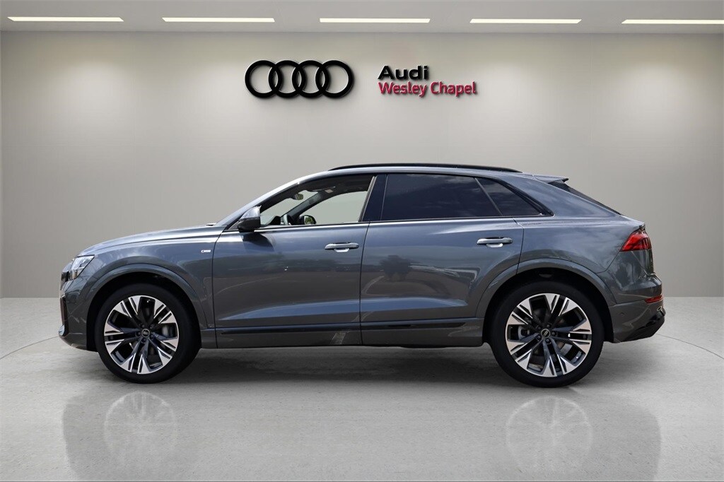 2025 Audi Q8 55 Premium Plus photo 2