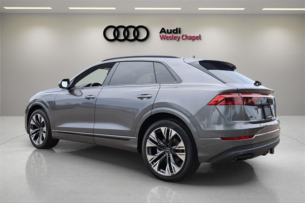 2025 Audi Q8 55 Premium Plus photo 2