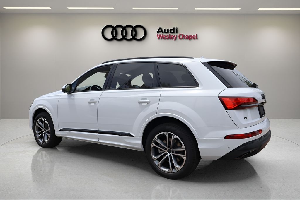 New 2026 Audi Q7 45 Premium Plus SUV