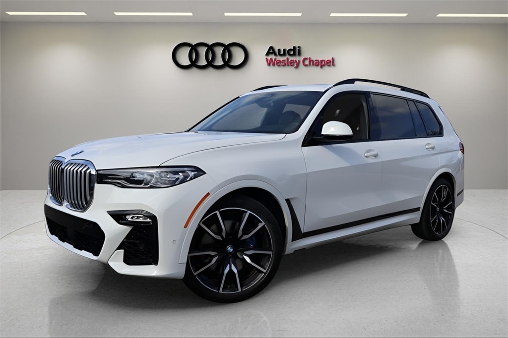 2019 BMW X7 50i's photo