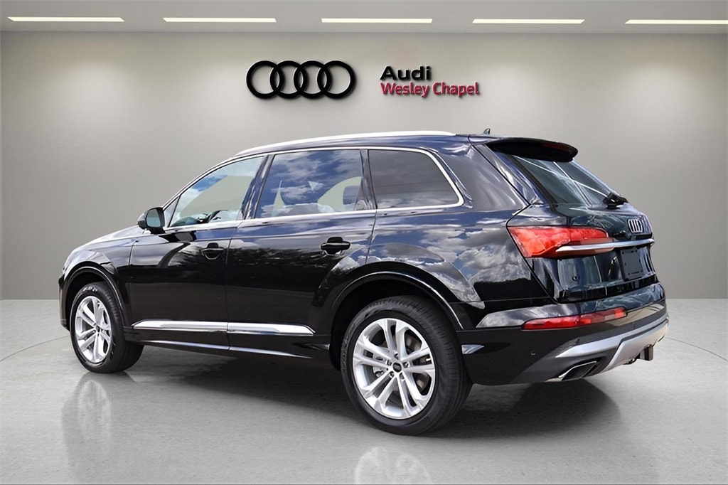 New 2025 Audi Q7 55 Premium SUV