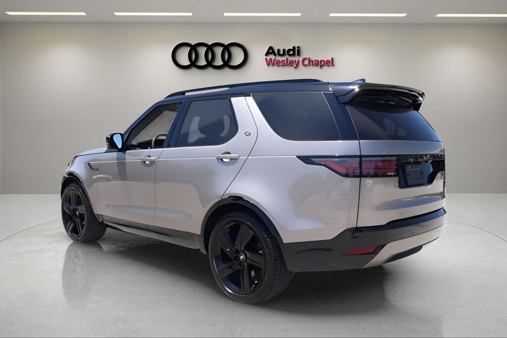 Used 2025 Land Rover Discovery Dynamic SE SUV