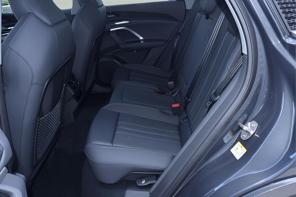 2025 Audi Q5 Sportback Premium Plus - Photo 13