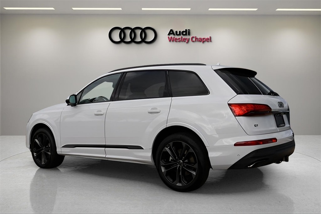New 2025 Audi Q7 55 Premium Plus SUV