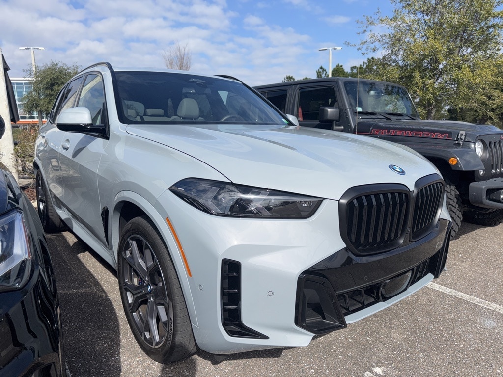 2026 BMW X5 50e's photo