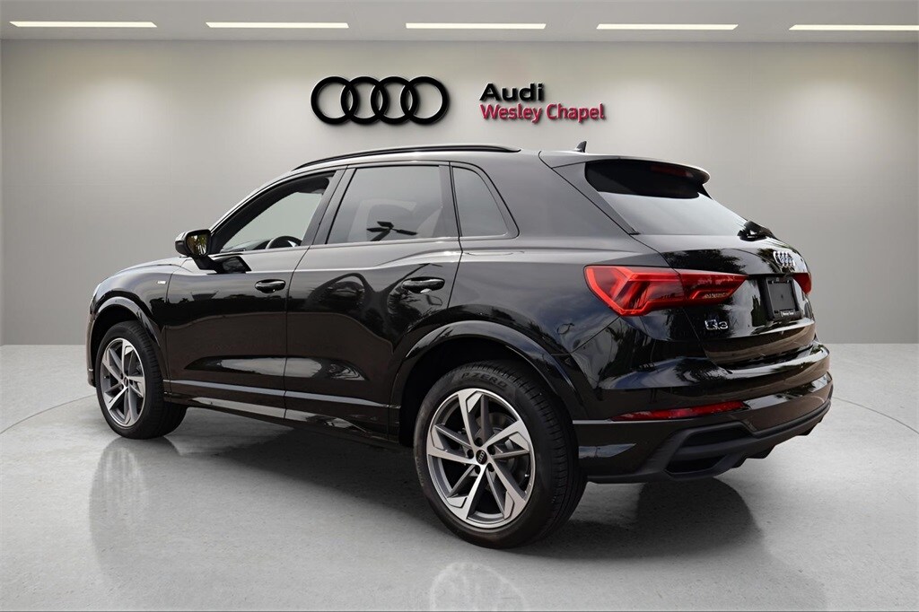 2025 Audi Q3 45 TFSI S line Premium photo 3
