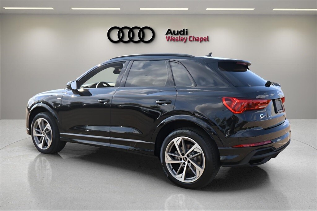 2025 Audi Q3 S line Premium photo 3