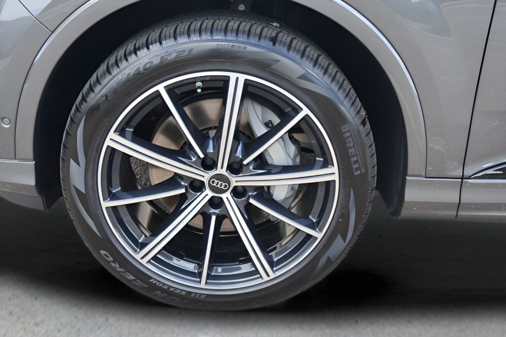 2026 Audi Q7 Premium Plus - Photo 9
