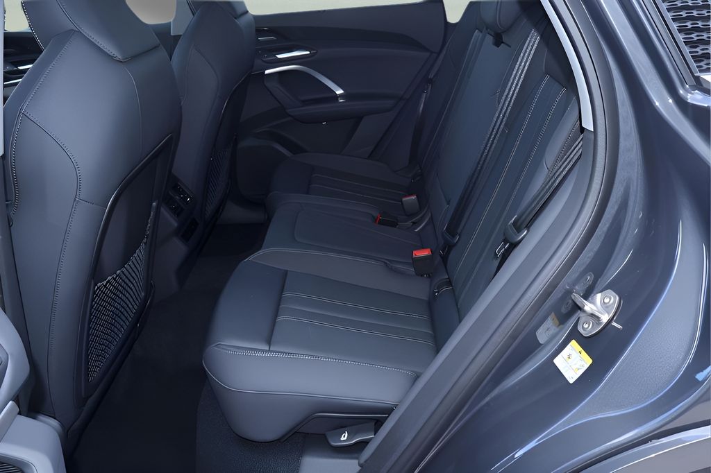 2025 Audi Q5 Sportback Premium Plus - Photo 12