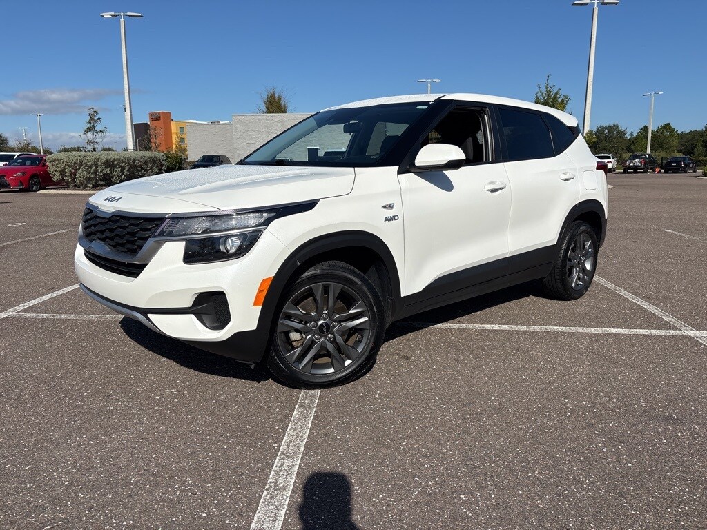 Used 2023 Kia Seltos LX SUV
