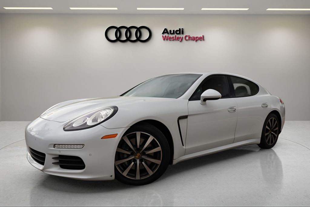 2016 Porsche Panamera Base