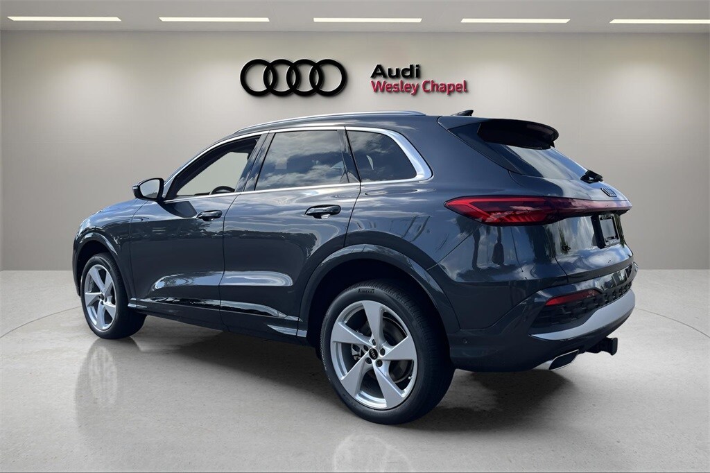 2025 Audi Q5 2.0T Premium Plus photo 2