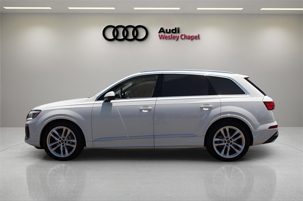 New 2025 Audi Q7 55 Premium Plus SUV