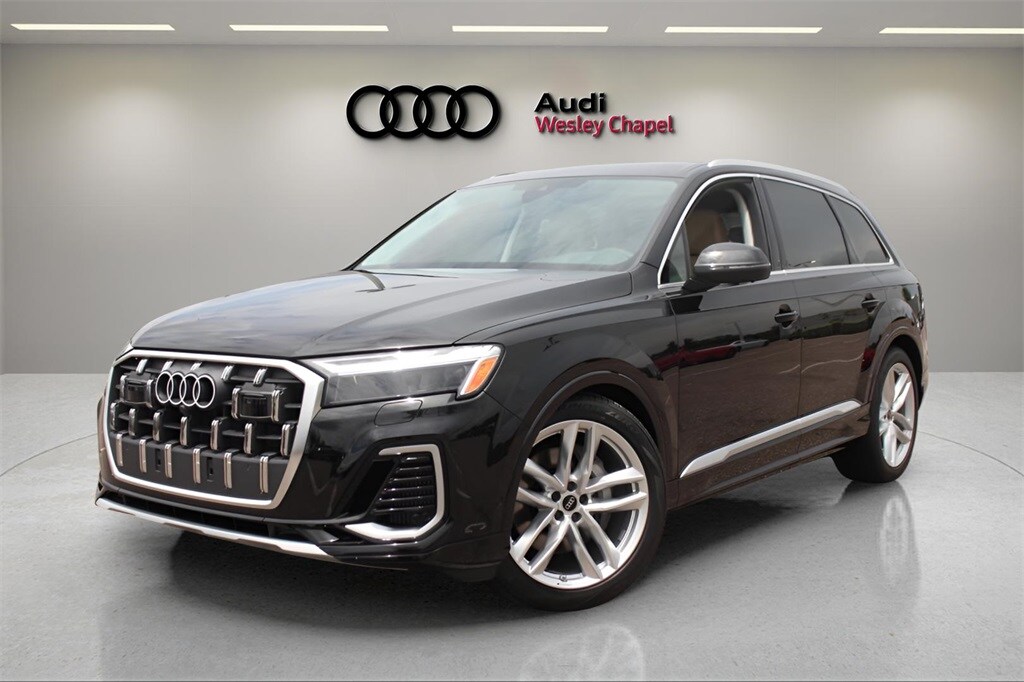 New 2025 Audi Q7 55 Premium Plus SUV