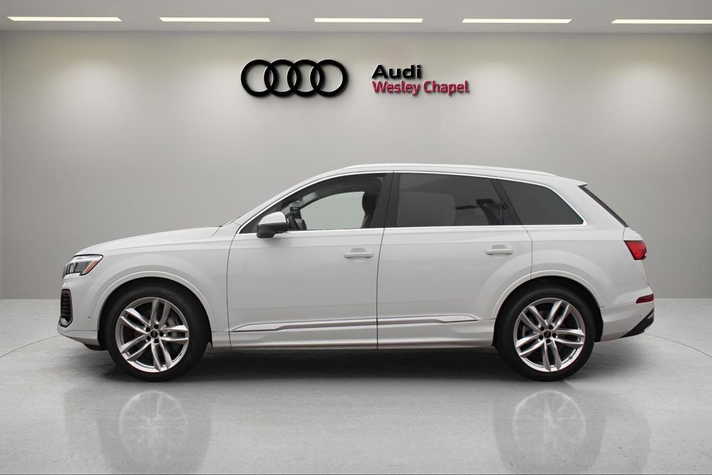 New 2025 Audi Q7 55 Premium Plus SUV