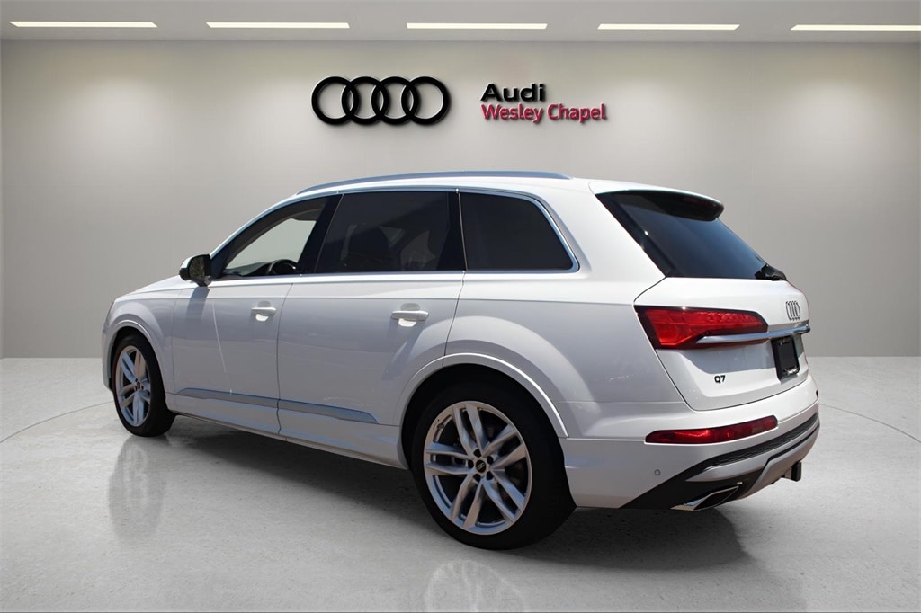 New 2025 Audi Q7 55 Premium Plus SUV