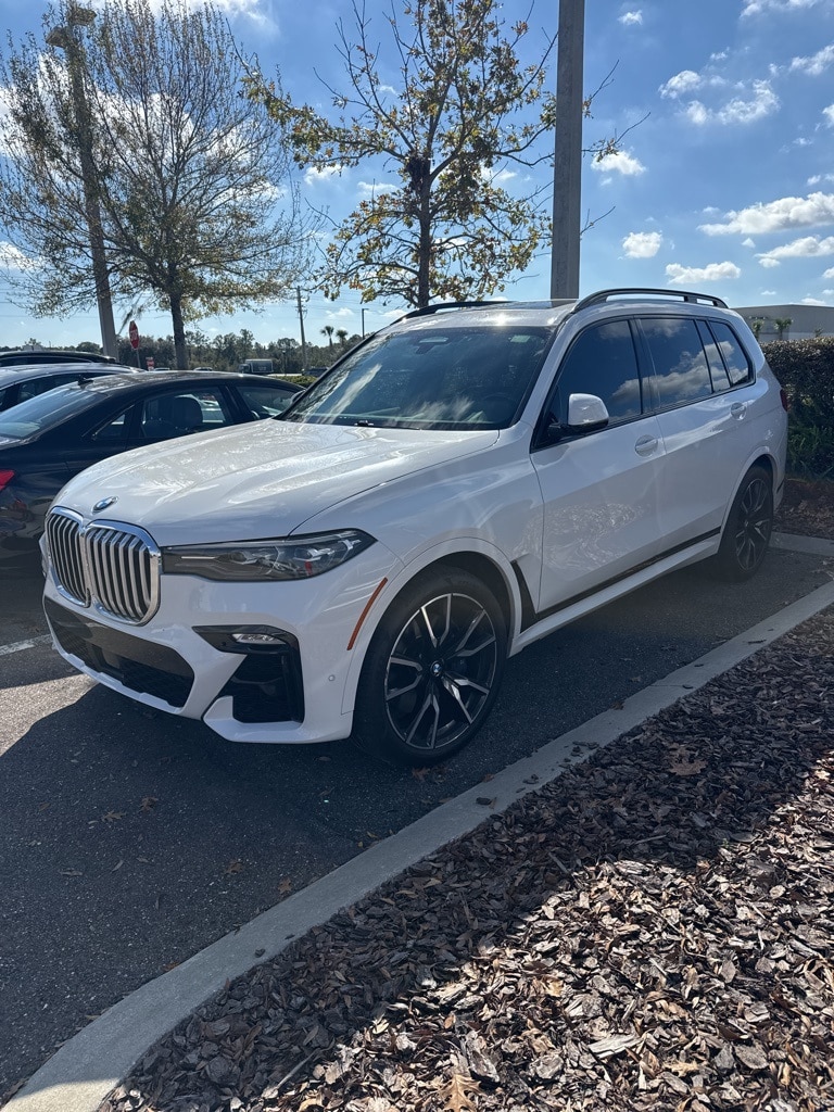 2019 BMW X7 50i's photo