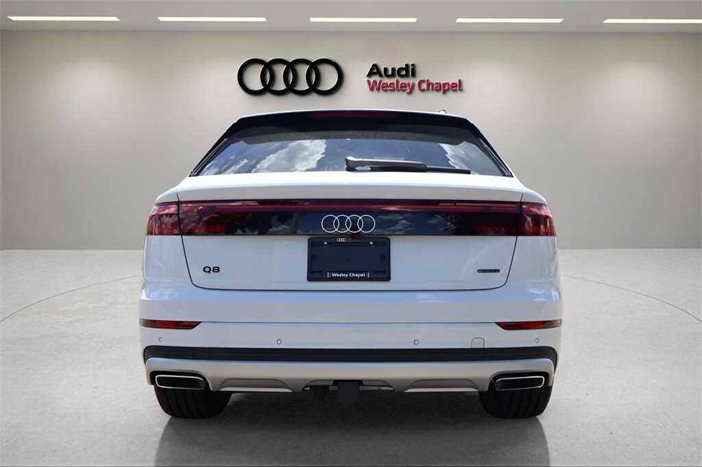 2025 Audi Q8 55 Premium Plus photo 4