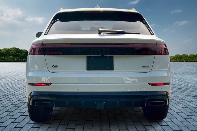 2025 Audi Q8 55 Prestige photo 4