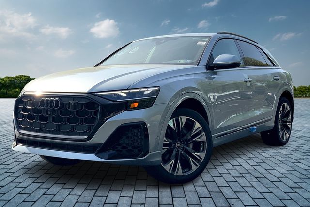 2025 Audi Q8 55 Premium Plus photo 2