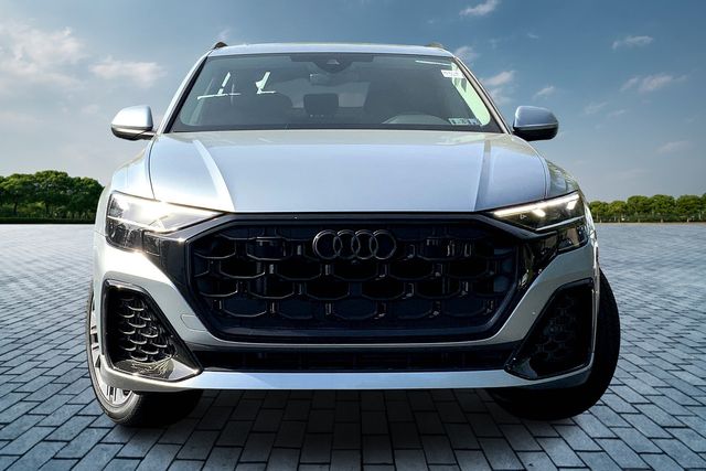 2025 Audi Q8 55 Premium Plus photo 3