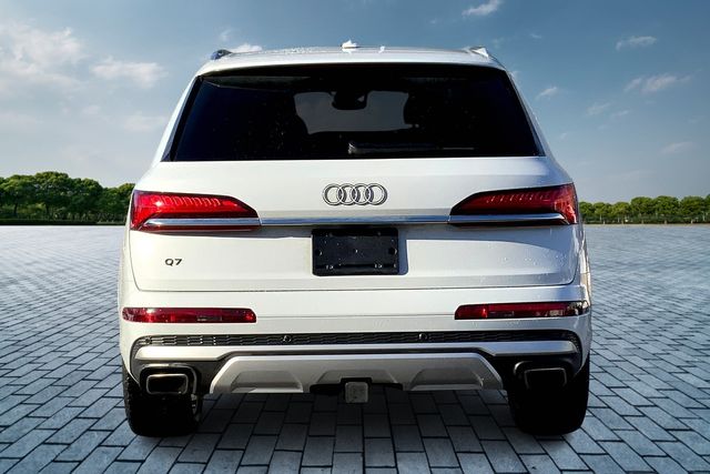 2025 Audi Q7 55 Premium Plus photo 4