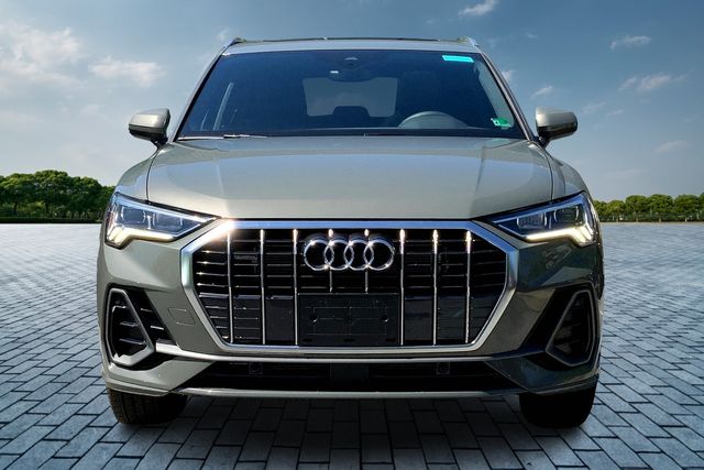2025 Audi Q3 S line Premium photo 3