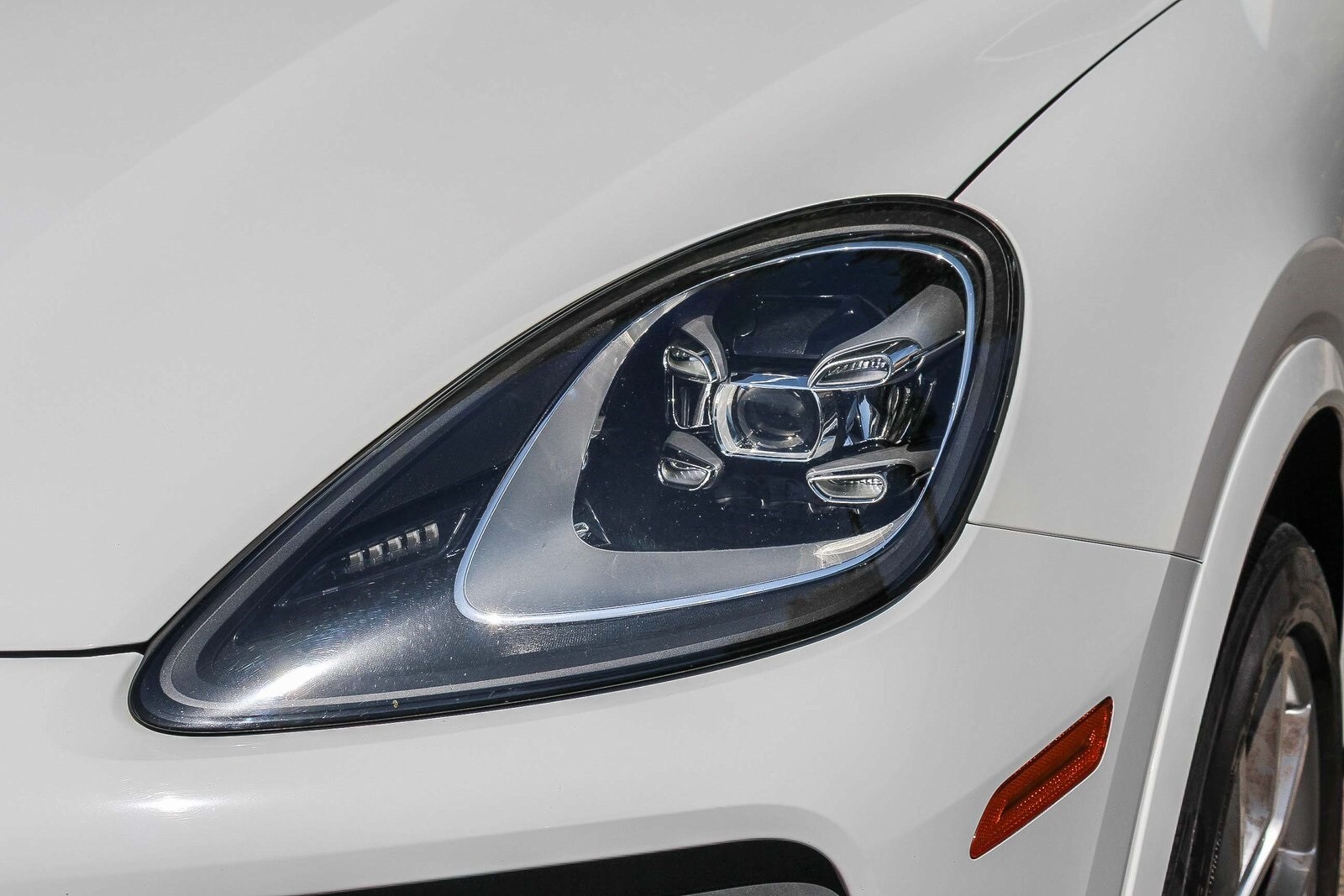 2019 Porsche Cayenne Base photo 3