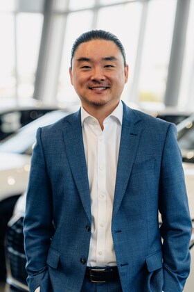 Staff member Julian Kim from ID_9bd9a3