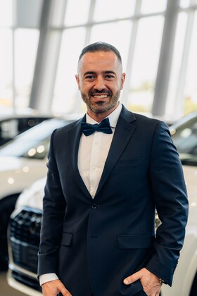 Staff member Frank Norollahi from ID_9bd9a3