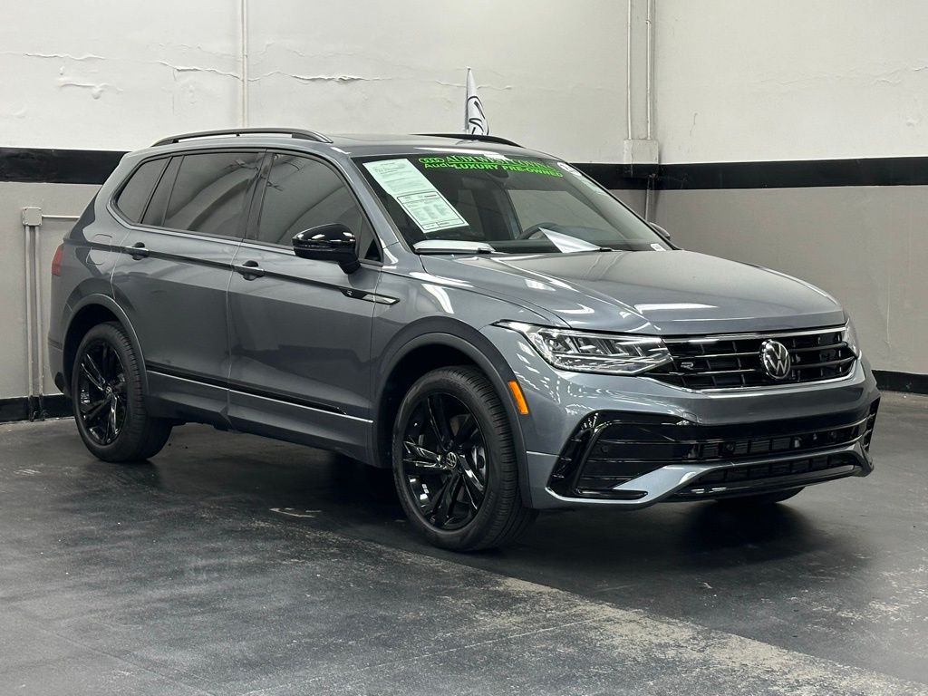 Used 2024 Volkswagen Tiguan SE R-LINE BLACK with VIN 3VVCB7AX1RM063258 for sale in West Covina, CA