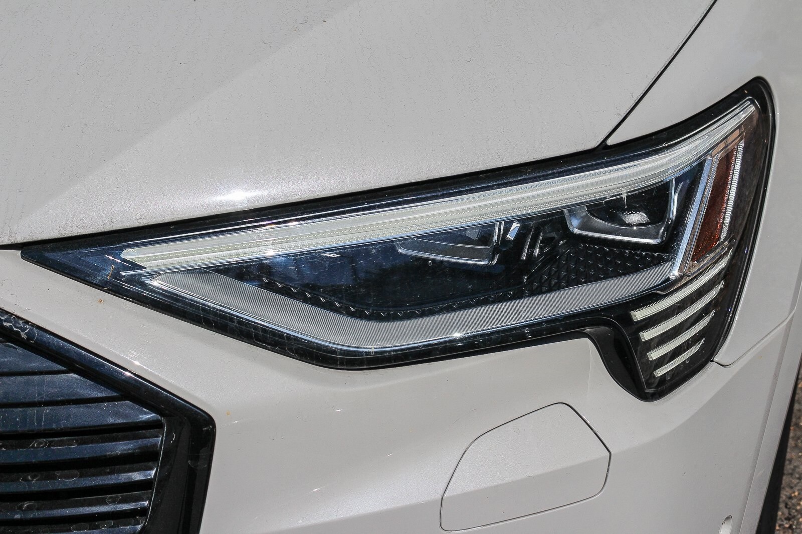 2022 Audi e-tron Premium photo 4