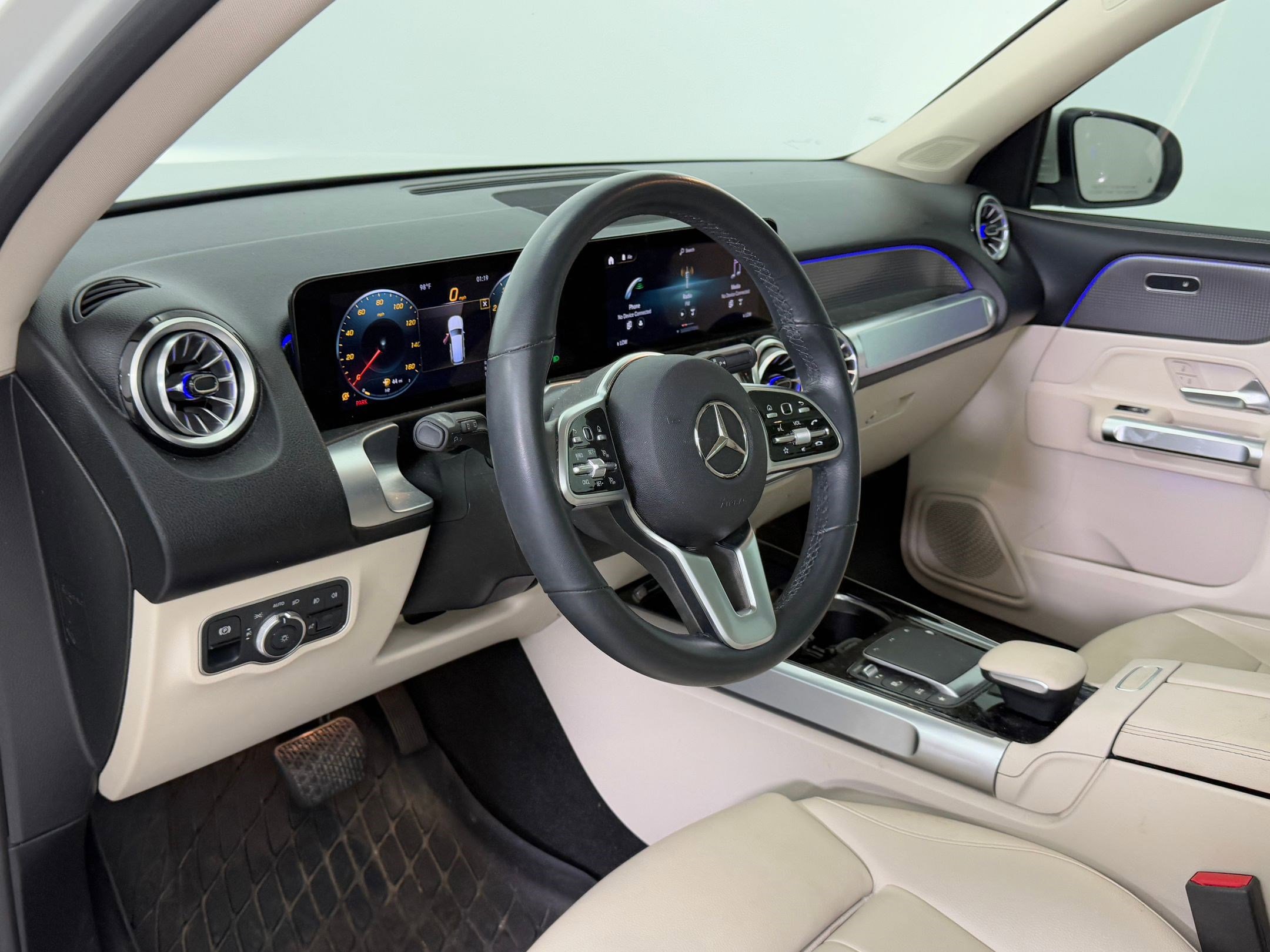 2022 Mercedes Benz GLB 250 photo 4