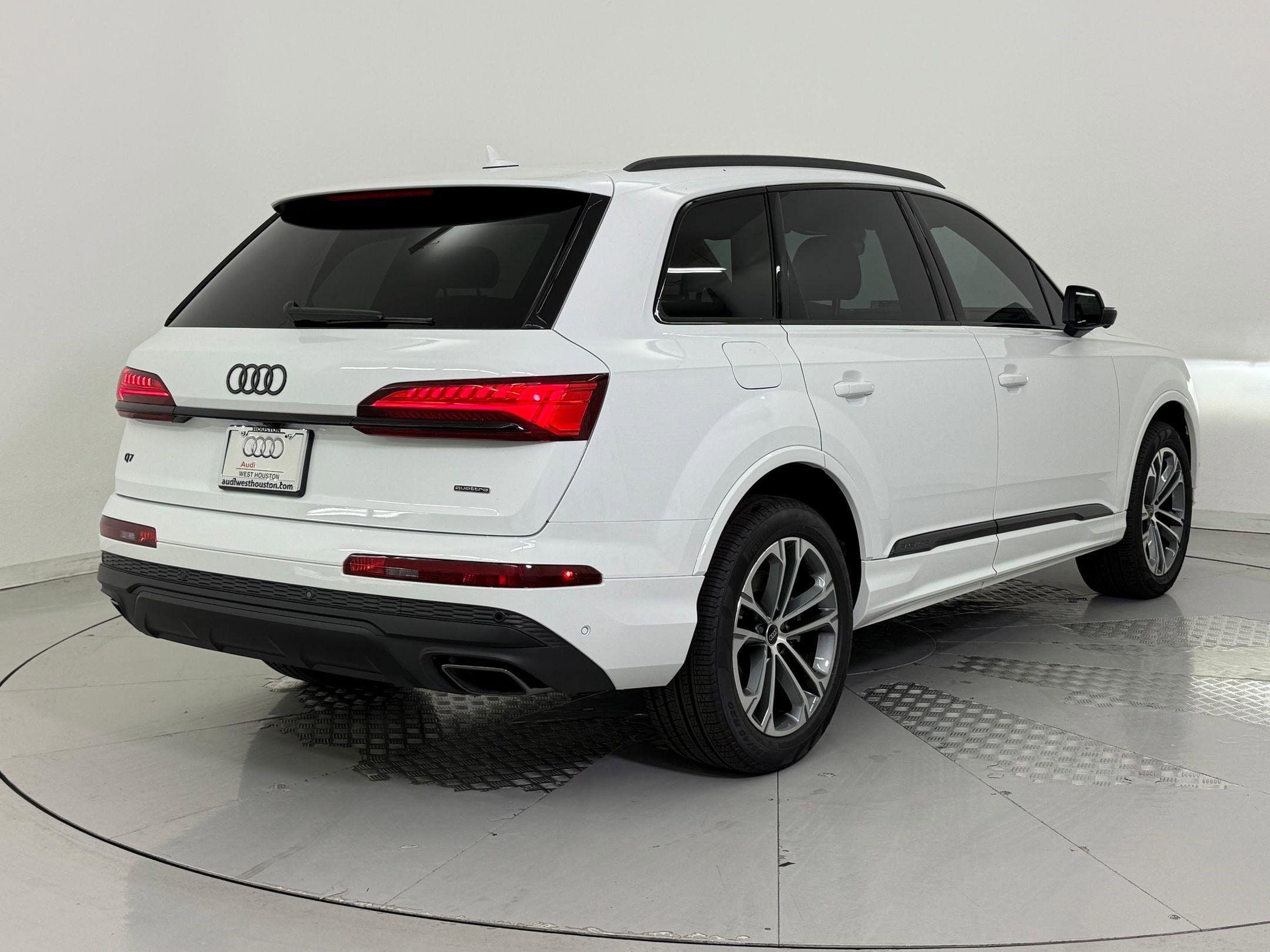 2026 Audi Q7 Premium - Photo 9