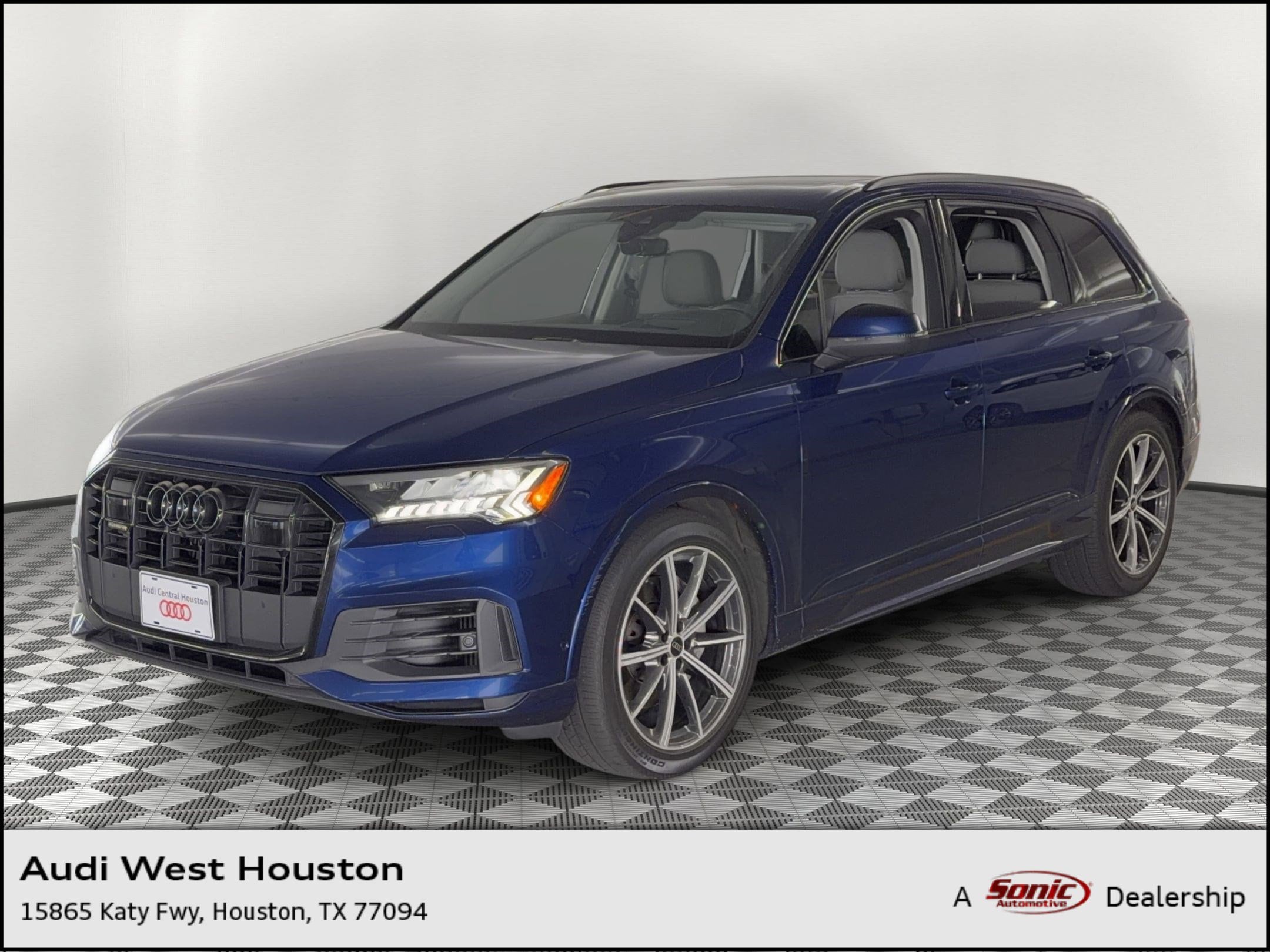 2023 Audi Q7 55 Prestige quattro Tiptronic's photo