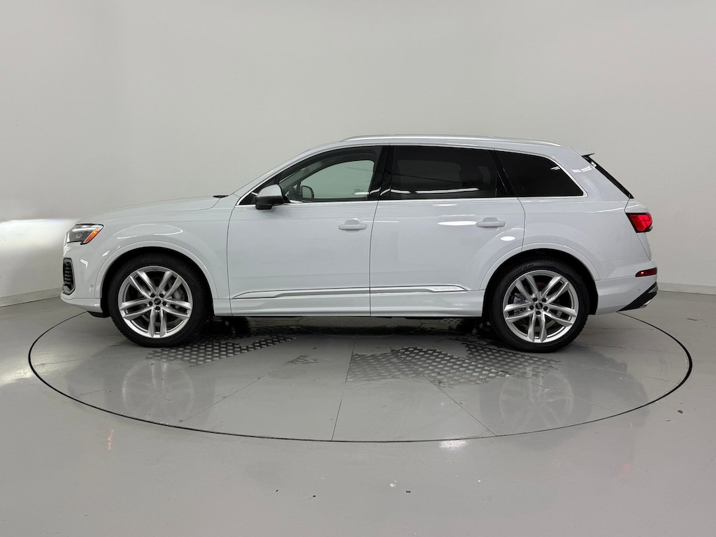 New 2025 Audi Q7 55 Premium Plus SUV