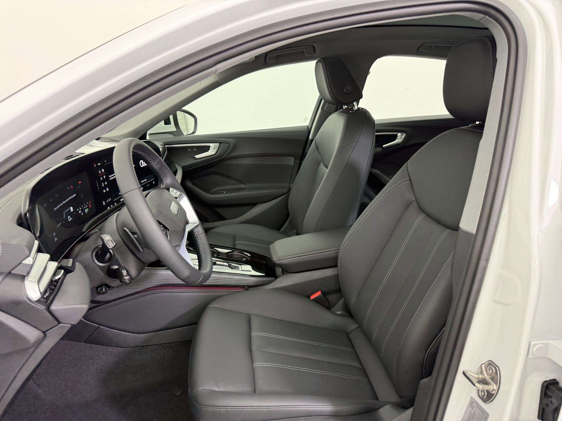 2025 Audi A5 2.0T Premium photo 4