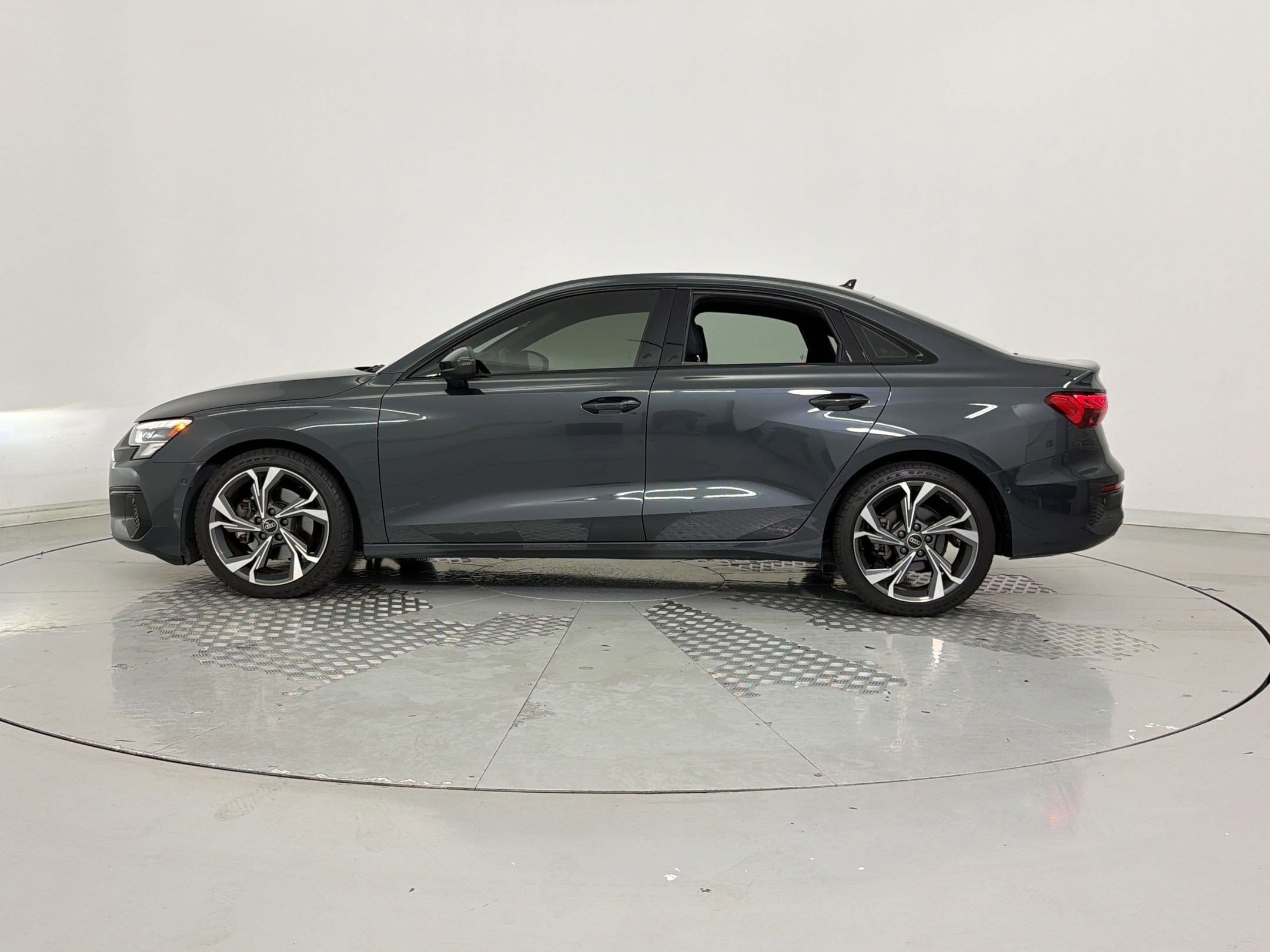 WAUAUDGYXPA105609