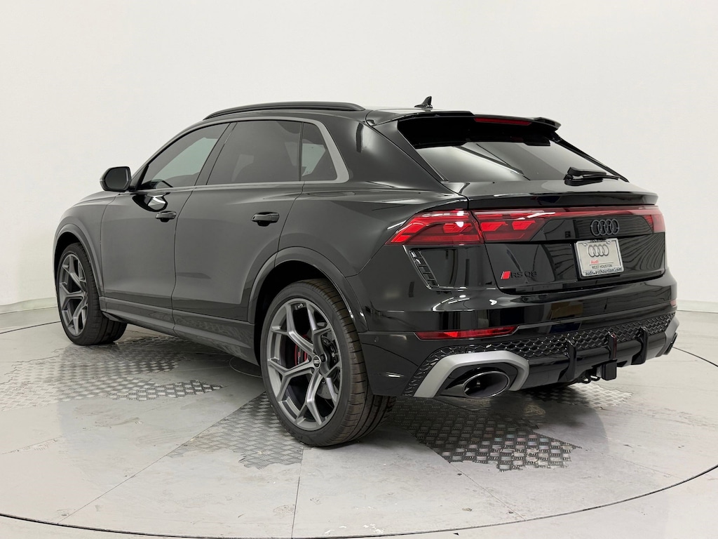 New 2026 Audi RS Q8 4.0T performance SUV