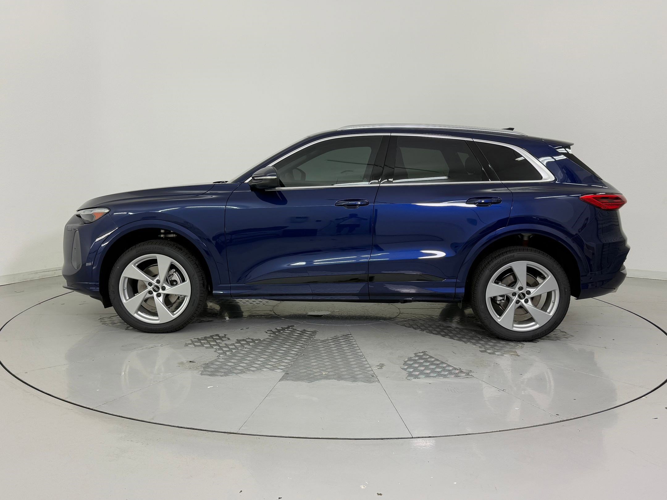 2025 Audi Q5 2.0T Premium Plus photo 2
