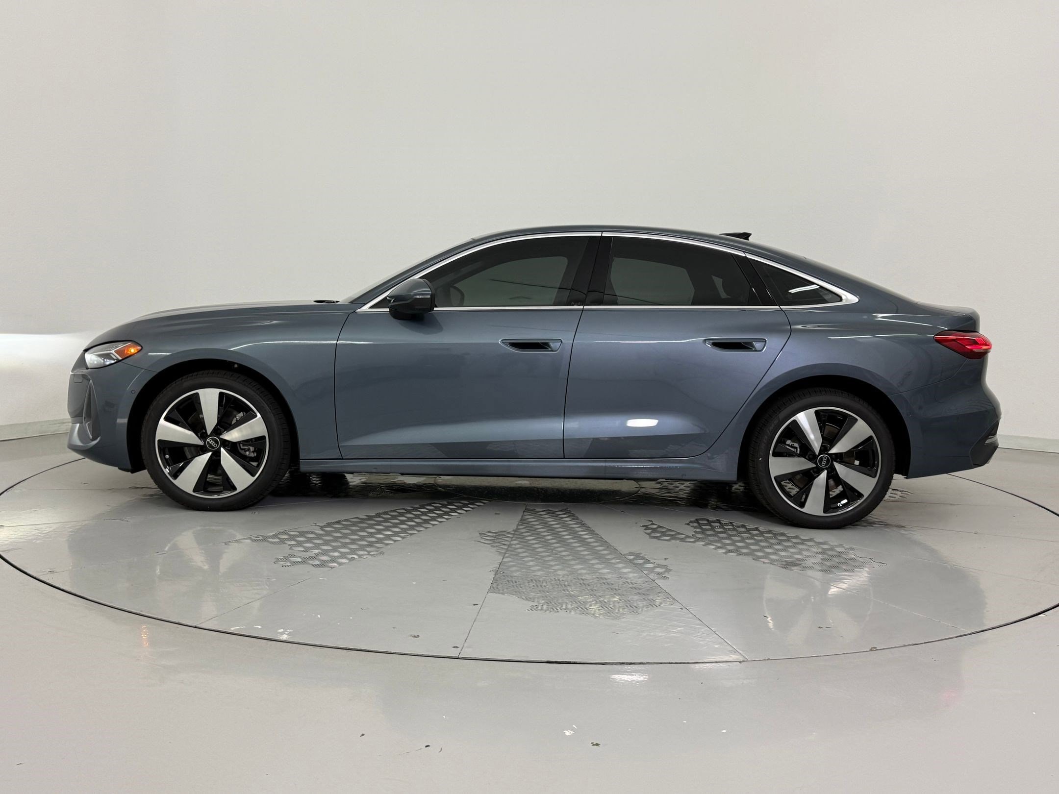 2025 Audi A5 Prestige - Photo 2