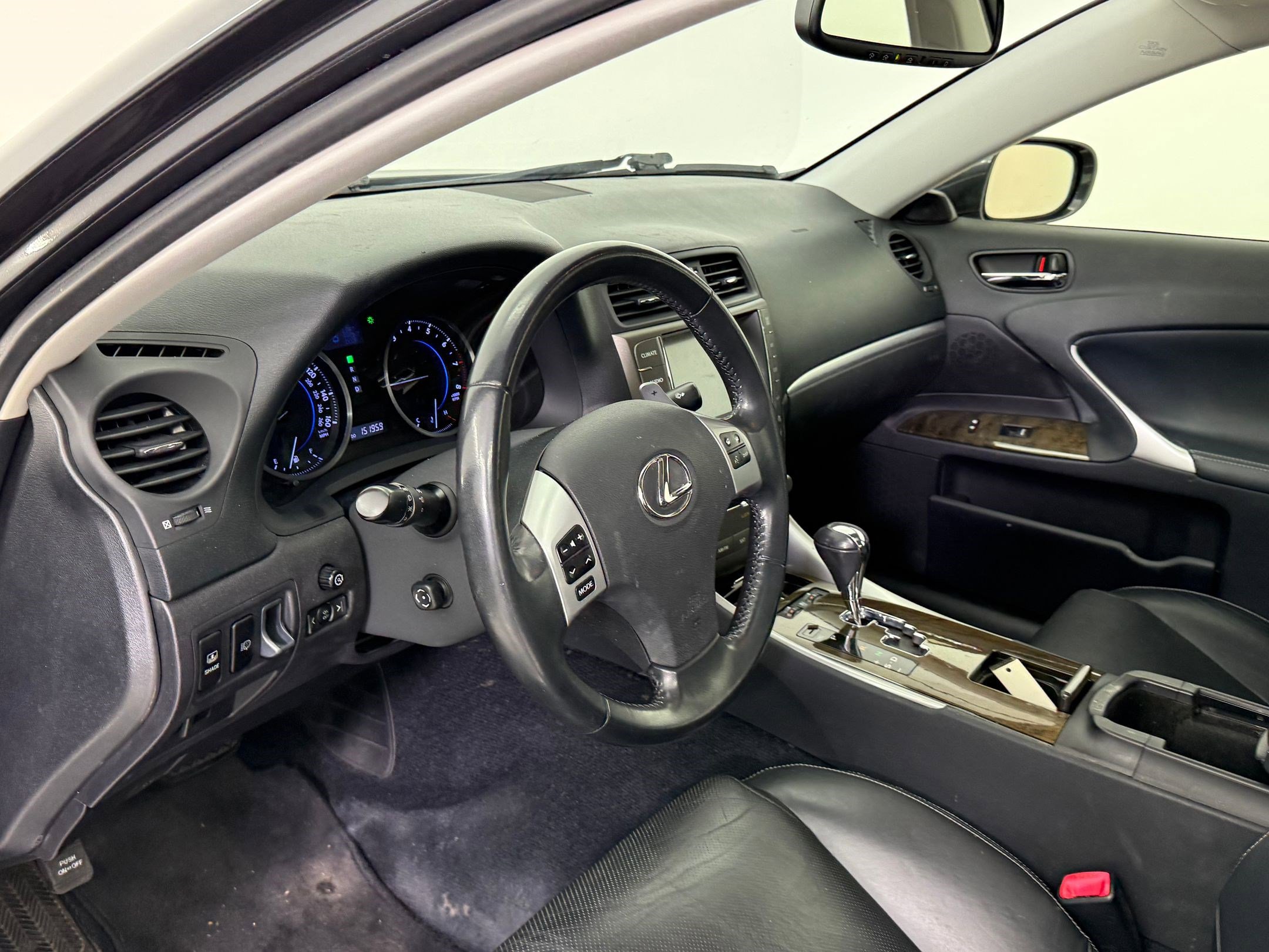 2011 Lexus IS 350 photo 4