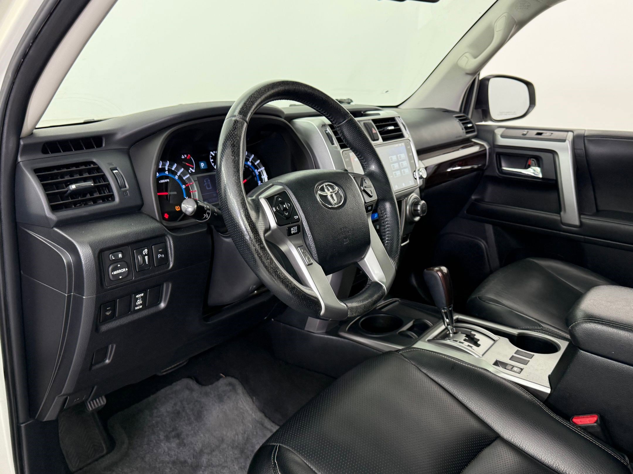 2014 Toyota 4Runner Limited photo 3